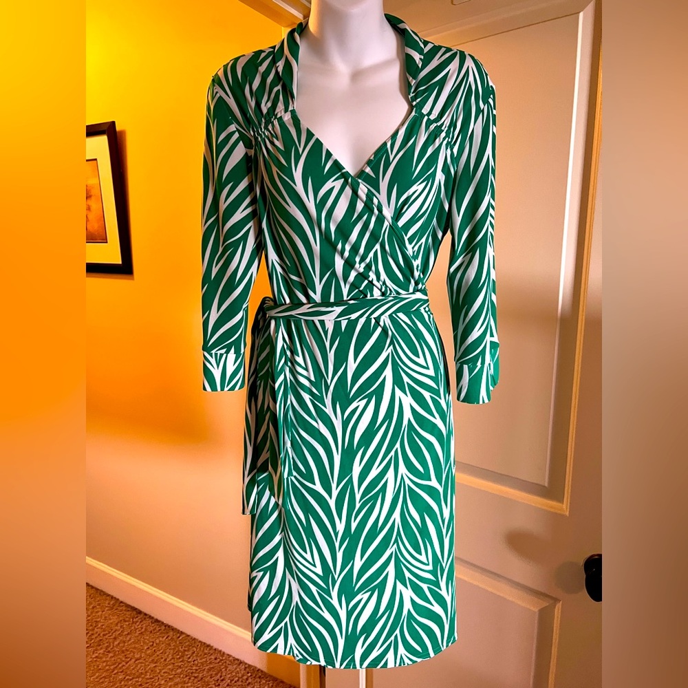 Tiana B long sleeve wrap dress EUC